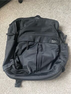 lululemon athletica | Bags | Lululemon Everyday Backpack 2l Green | Poshmark